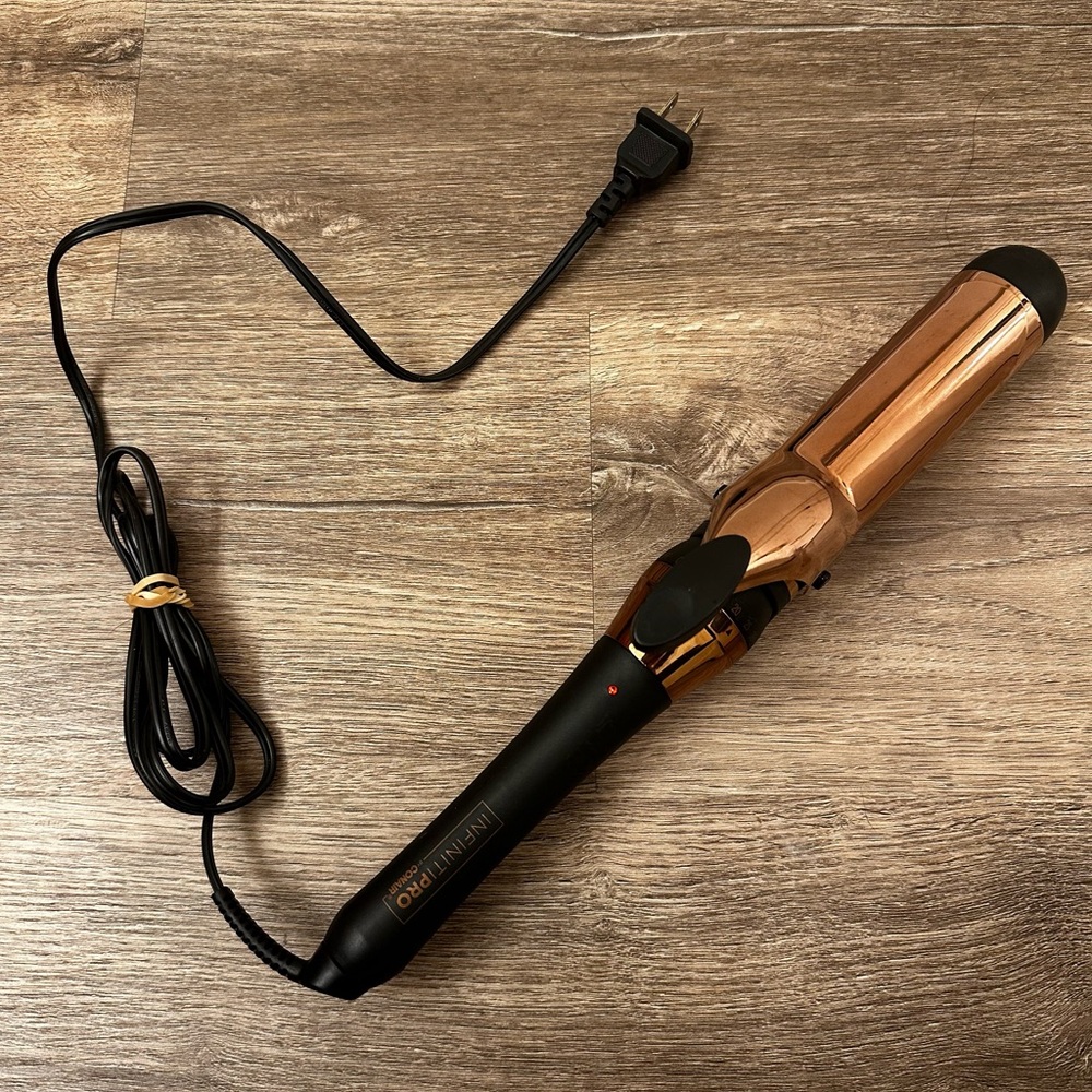 Conair Infiniti Pro Rose Gold 1 1/2 Inch Ceramic Curling Iron